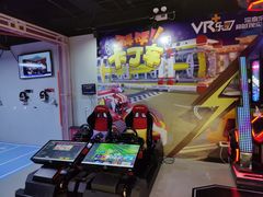-VR+乐园·VR电竞·家庭亲子·密室逃脱·轰趴团建