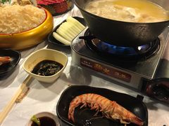 -鲜入围煮花胶鸡海鲜火锅