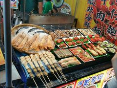 -六合夜市