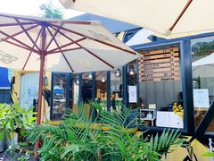 -彳亍咖啡·这里(水湾路店)