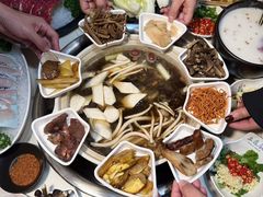 -土连锅·现熬养生汤锅(梁家巷店)