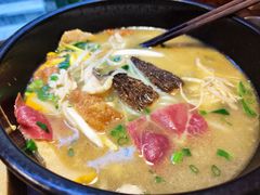 -银米·云南传统过桥米线(双廊黑金冠店)