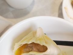 蟹粉小笼-光明邨大酒家(淮海路店)