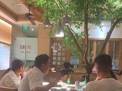 -蜜桃餐厅·伴山(湖滨商业街店)