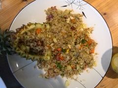 菠萝炒饭-山色柴火烤披萨·原切牛扒