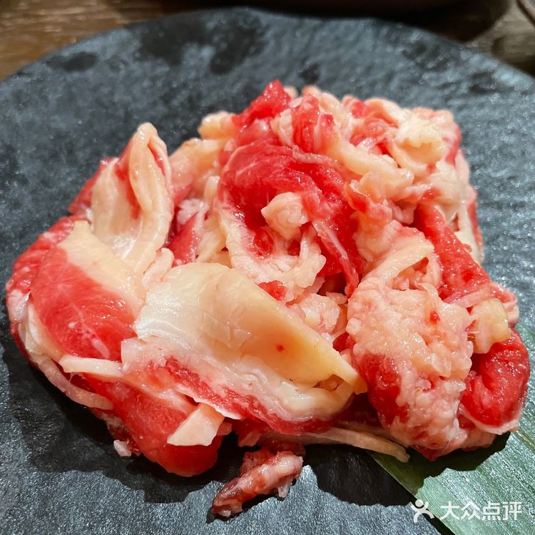 总统府旁有个山洞烤肉？
