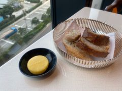 餐前面包配特制黄油-风雅厨