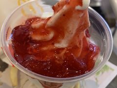 草莓新地-麦当劳(龙之梦购物中心店)