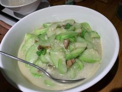 鲜丝瓜焖河蚌-费大厨辣椒炒肉(万家丽一店)