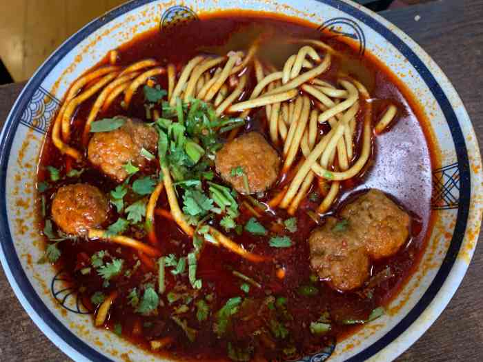 十凤牛肉丸子面(贡院街店)-"来临汾出差,早就听说这里有个辣乎乎的