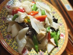 五彩山药炒松茸-烤肉季饭庄