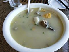 -红栌温泉山庄生态美食餐厅