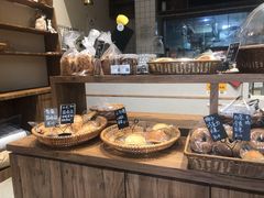 面包甜点陈列柜-沁屋面包店(人民东路店)