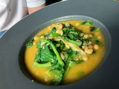 豌豆黄浸豌豆尖-半山腰·云南菜(侨福芳草地店)