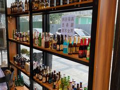 面包甜点陈列柜-峨眉山原汁双双烧烤(净居寺店)