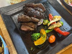 -米德维奇俄式西餐厅(西六道街店)