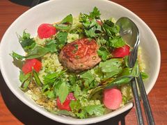 很过分的鹅肝盖浇饭-MAGPIE喜鹊派餐厅(华侨城店)