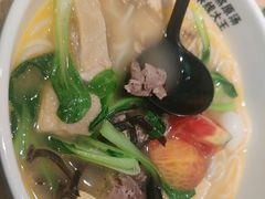 -蒙自源米线大王(东站店)