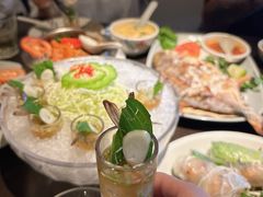 -大头虾越式风味餐厅(光明广场店)