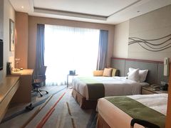 -苏州汇融广场假日酒店