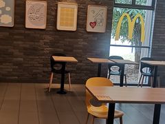 -麦当劳(石坝服务区店)