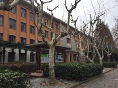 -同济大学本部学苑饮食广场