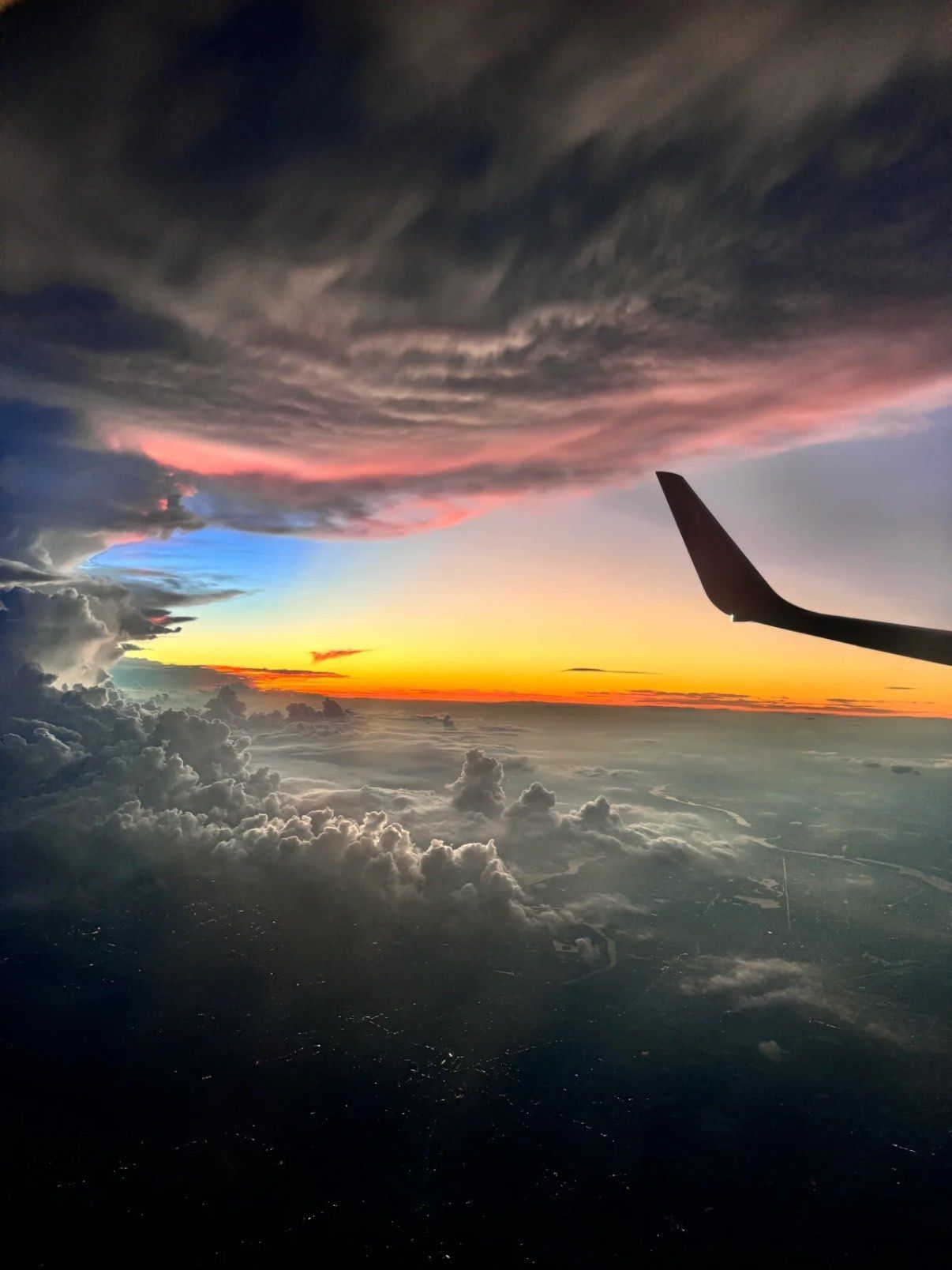 飞机上拍到的绝美日落🌅