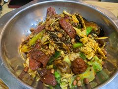 -愉肴麻辣香锅(中山路店)
