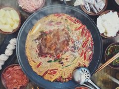 -黄潇洒老火锅(九眼桥宏济巷店)