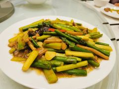 双菇炒芦笋-新洪记·丽久饭店(铁西店)