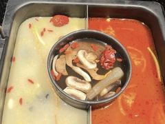-老牌坊云南鱼豆花火锅(嵩山店)