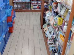 -全家便利店(莲花池东路店)