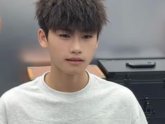 -鸿通城购物中心