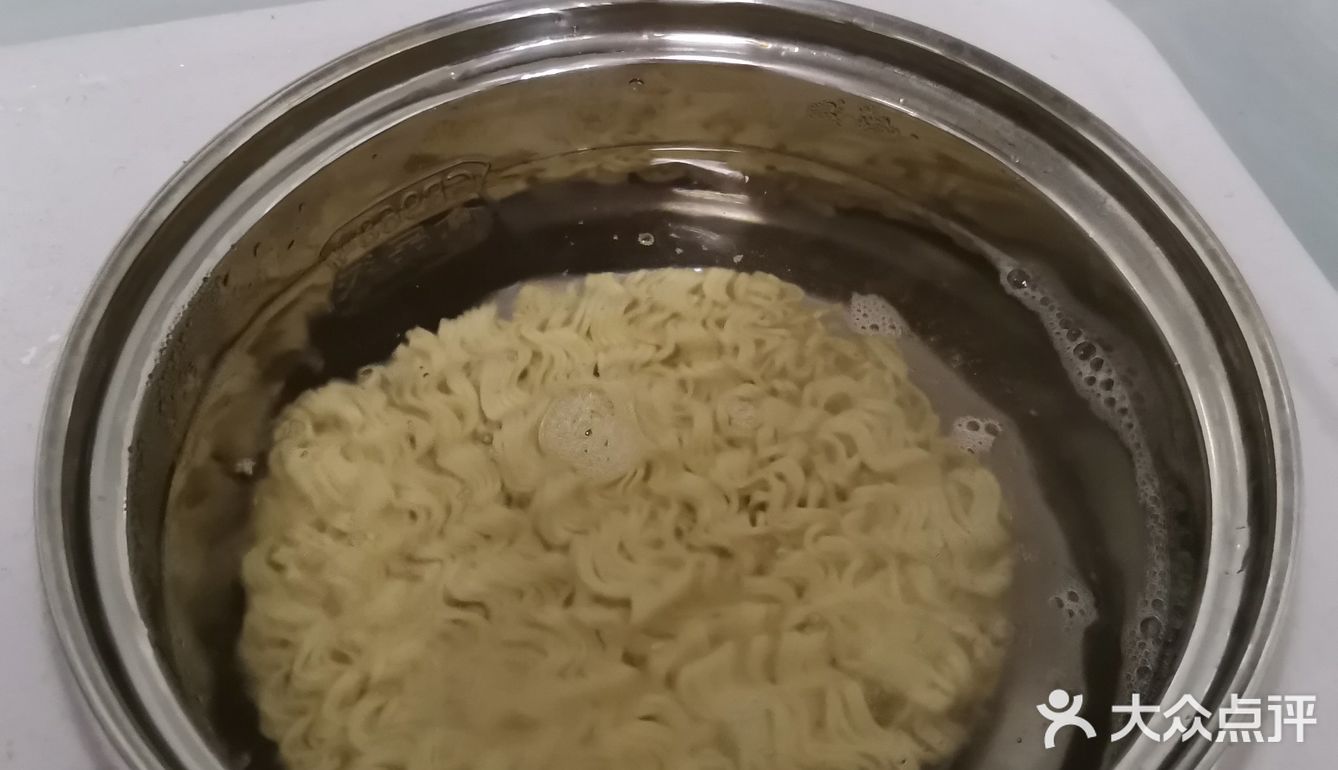 手掰肠鸡蛋炒面