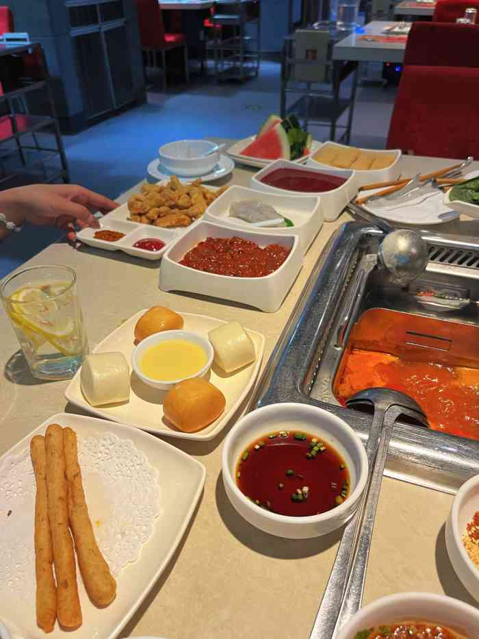 海底捞火锅(王家湾摩尔城店)-"吃了很多次海底捞,特别喜欢他们家的