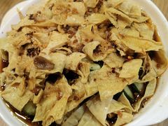 炝豆皮-三鞭一花·独一处·元英砂锅(海光寺店)