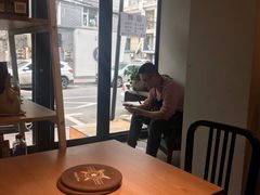 靠窗位-线人米线(桂林路店)