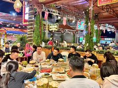 -三亚火车头万人海鲜广场