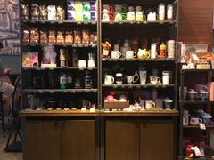零售区-星巴克臻选(深圳龙华红山天虹店)