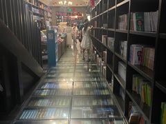 -钟书阁(松江泰晤士小镇店)