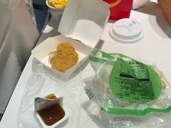 -麦当劳(上海虹桥站30B检票口楼上)