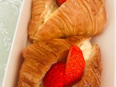 草莓可颂-精点味道(西安路店)