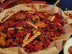山城辣子鸡加肥肠-纯阳•六两酒馆
