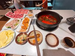 -贵府酸汤牛肉火锅·贵州老字号(飞山街店)