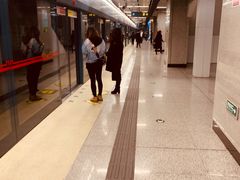 -体育场(地铁站)