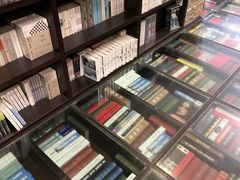 -钟书阁(松江泰晤士小镇店)