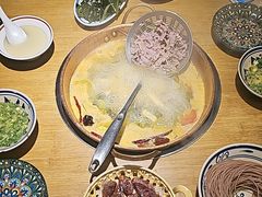 -洱火云南酸菜牛肉火锅(石景山当代商城店)