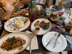 -Mark&Mars Restaurant