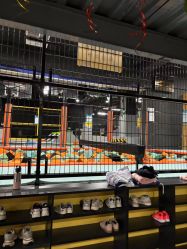 -蹦贝运动中心·蹦床·攀岩·闯关(龙岗店)