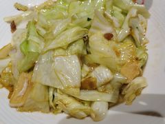 手撕莲花白-老滇山寨•云南特色菜•地方菜•民族风情歌舞表演(金碧店)